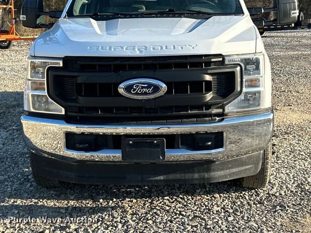 Image of Ford F-350 equipment image 1