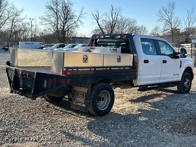 Image of Ford F-350 equipment image 4