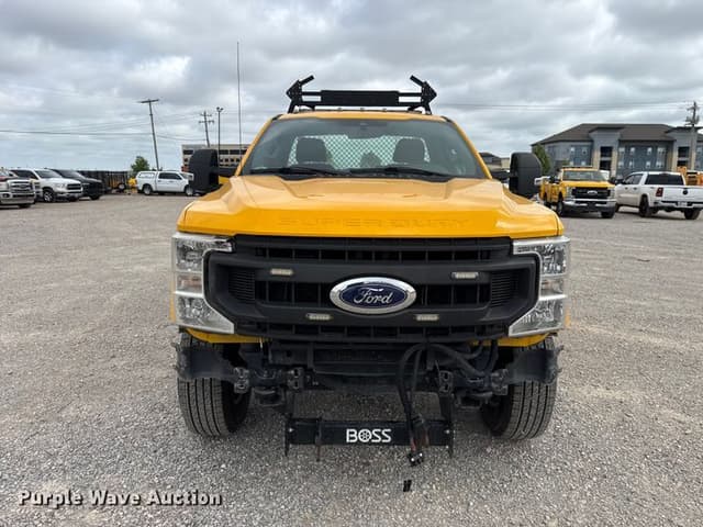 Image of Ford F-350 equipment image 1