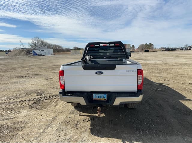 Image of Ford F-350 equipment image 4