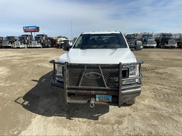 Image of Ford F-350 equipment image 1