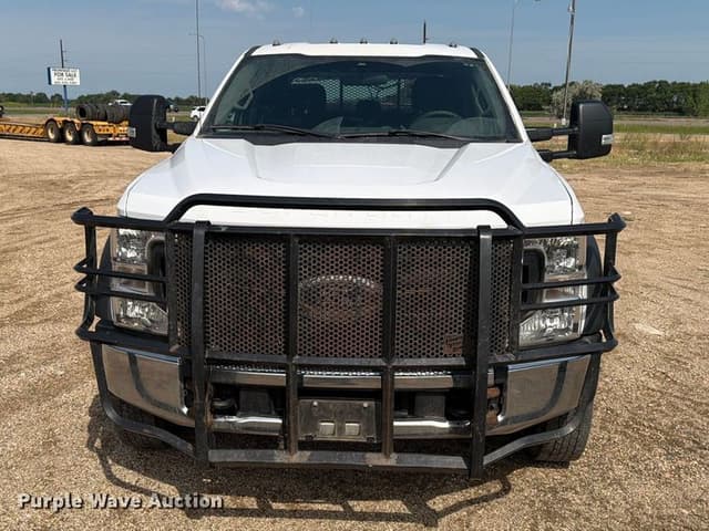 Image of Ford F-450 equipment image 1
