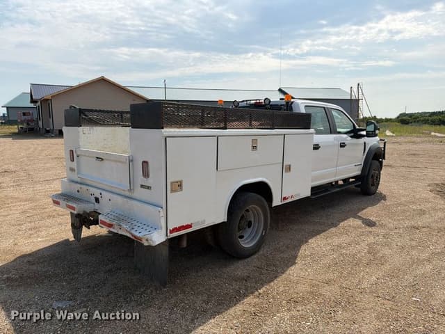 Image of Ford F-450 equipment image 4