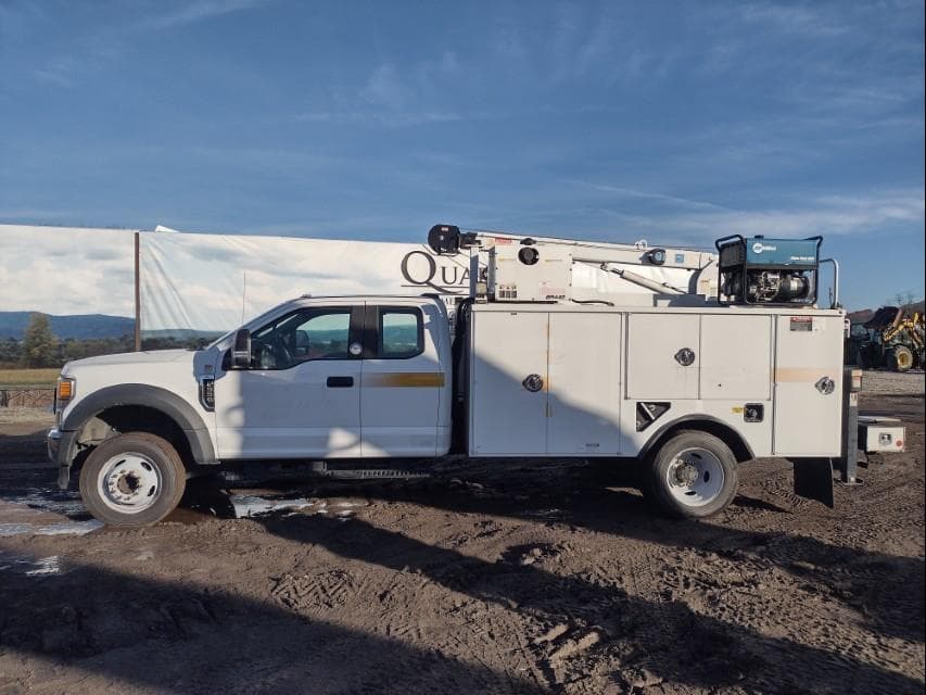 Image of Ford F-550 Primary image