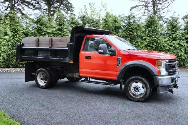 Image of Ford F-550 equipment image 4