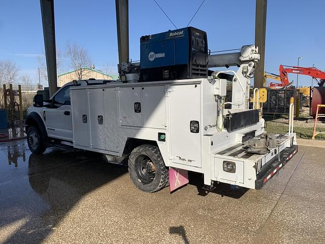 Image of Ford F-550 equipment image 1