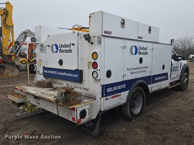 Image of Ford F-550 equipment image 4