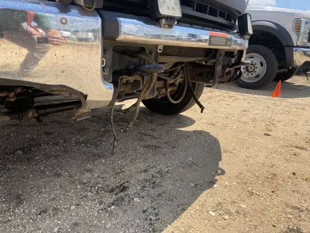 Image of Ford F-550 equipment image 4