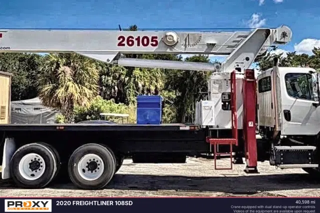 Image of Freightliner 108SD equipment image 1