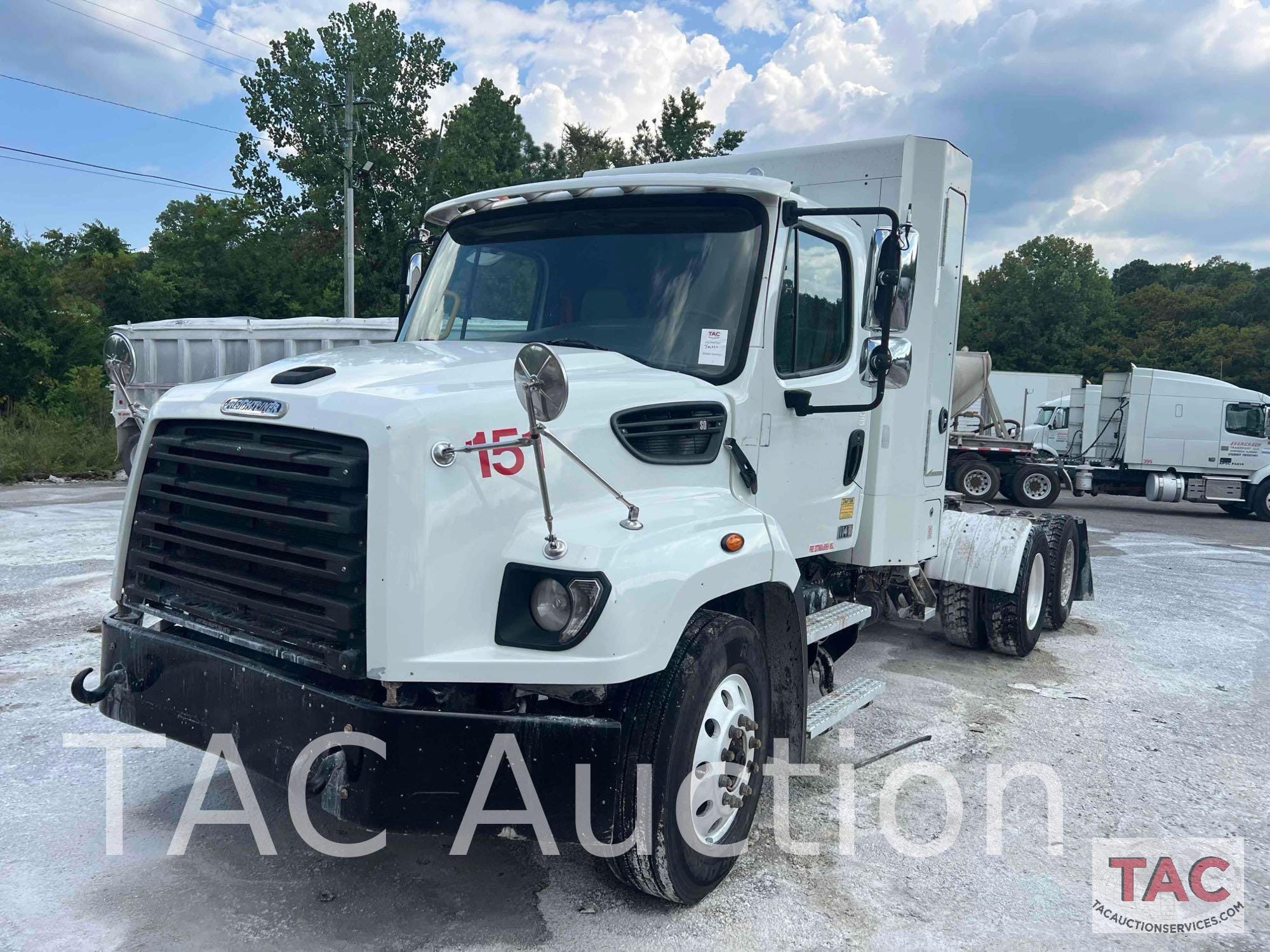 Main image Freightliner 114SD