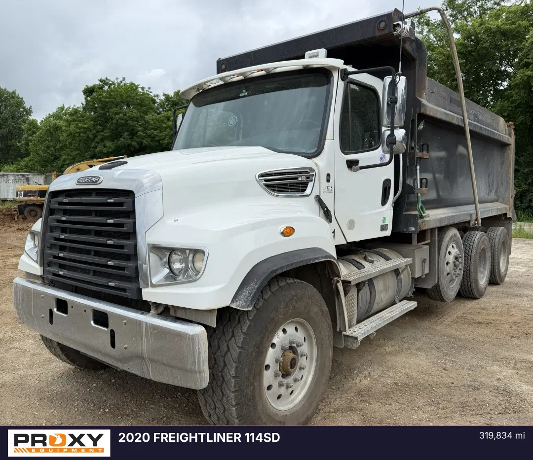 Image of Freightliner 114SD Primary image