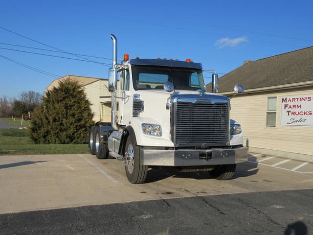 Image of Freightliner 122SD equipment image 2