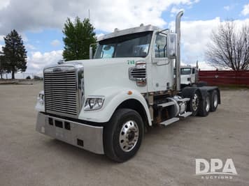Main image Freightliner 122SD