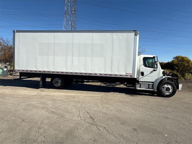 Image of Freightliner Business Class M2 106 equipment image 3