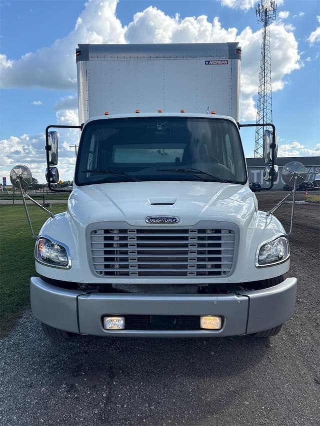 Image of Freightliner Business Class M2 106 equipment image 1