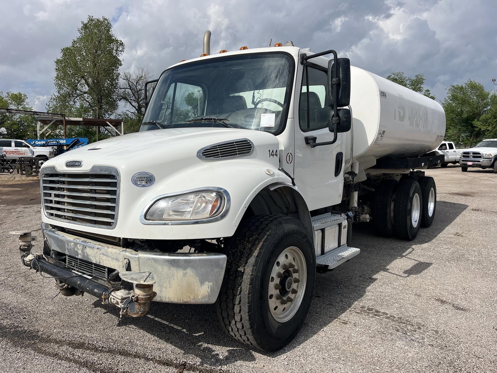 2020 Freightliner Business Class M2 106 Equipment Image0