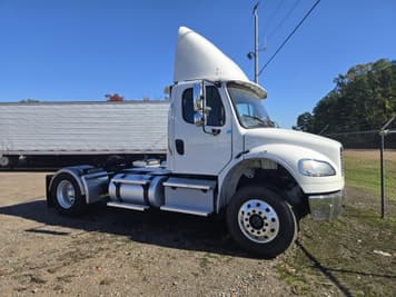 Main image Freightliner Business Class M2 106