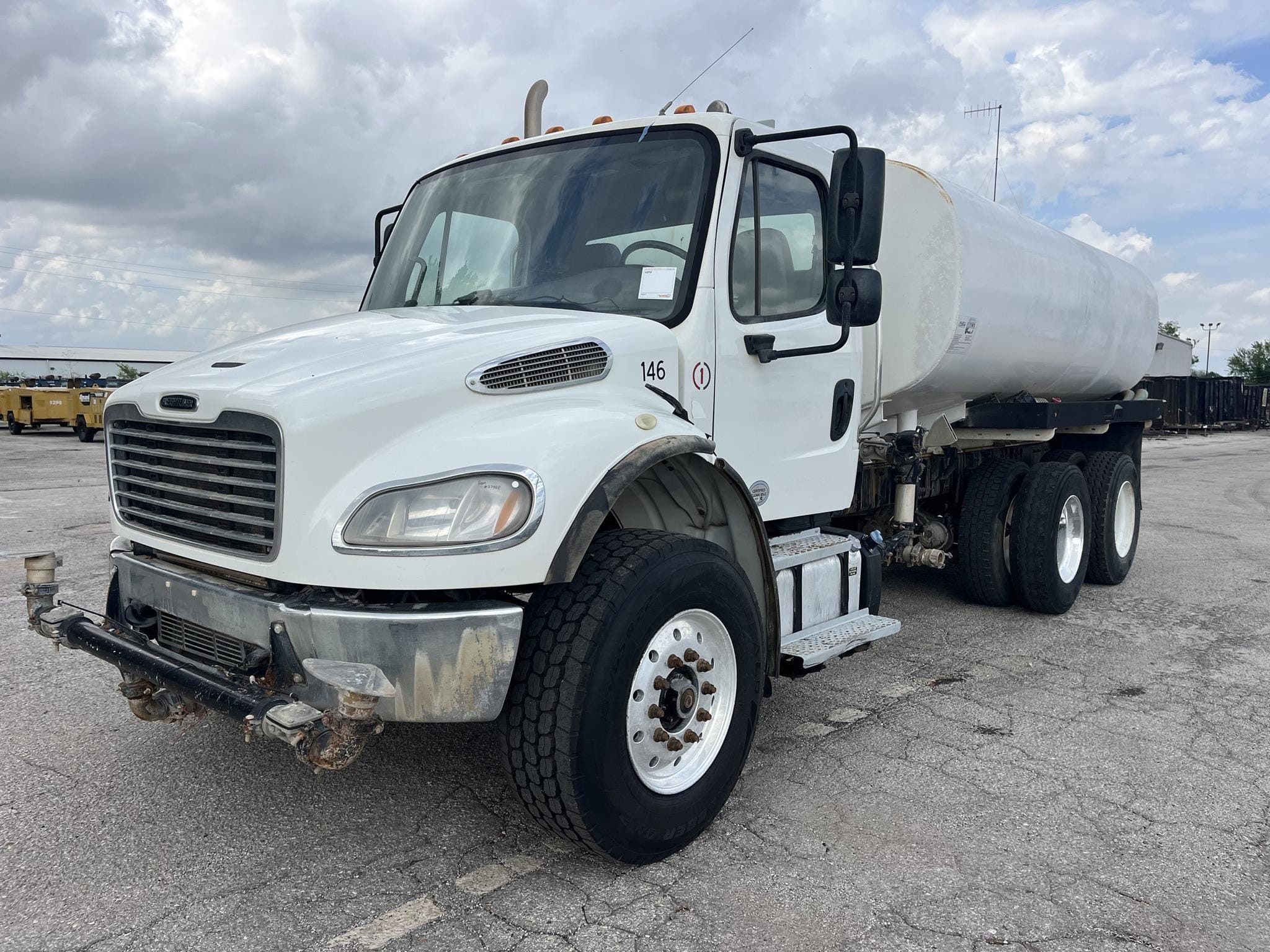 2020 Freightliner Business Class M2 106 Equipment Image0