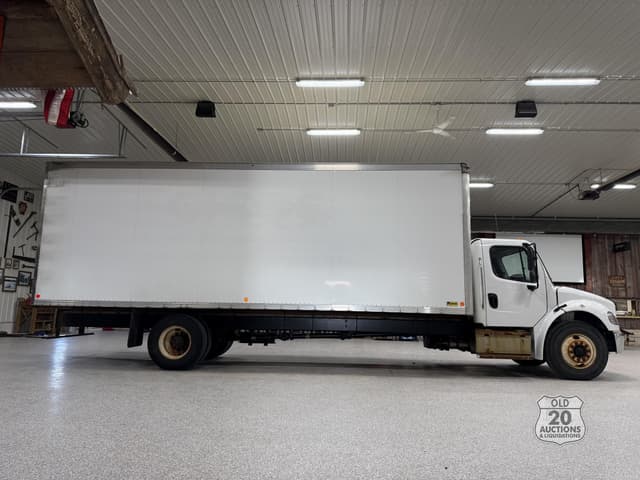 Image of Freightliner Business Class M2 106 equipment image 1