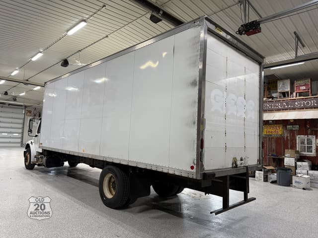 Image of Freightliner Business Class M2 106 equipment image 4
