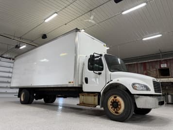 Main image Freightliner Business Class M2 106