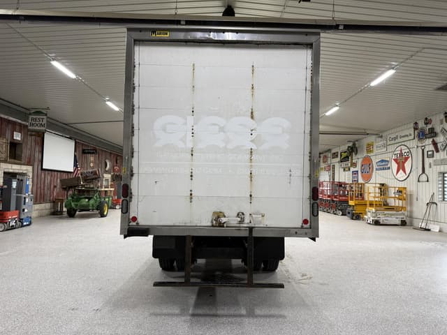 Image of Freightliner Business Class M2 106 equipment image 3