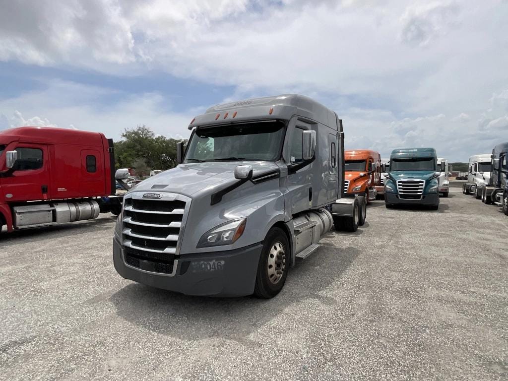 2020 Freightliner Cascadia Equipment Image0