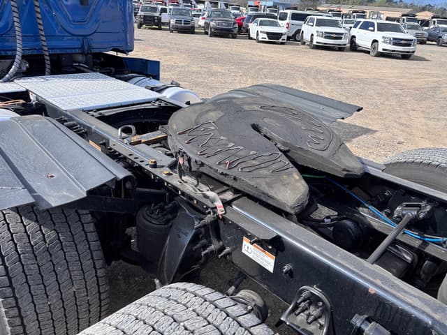 Image of Freightliner Cascadia equipment image 4