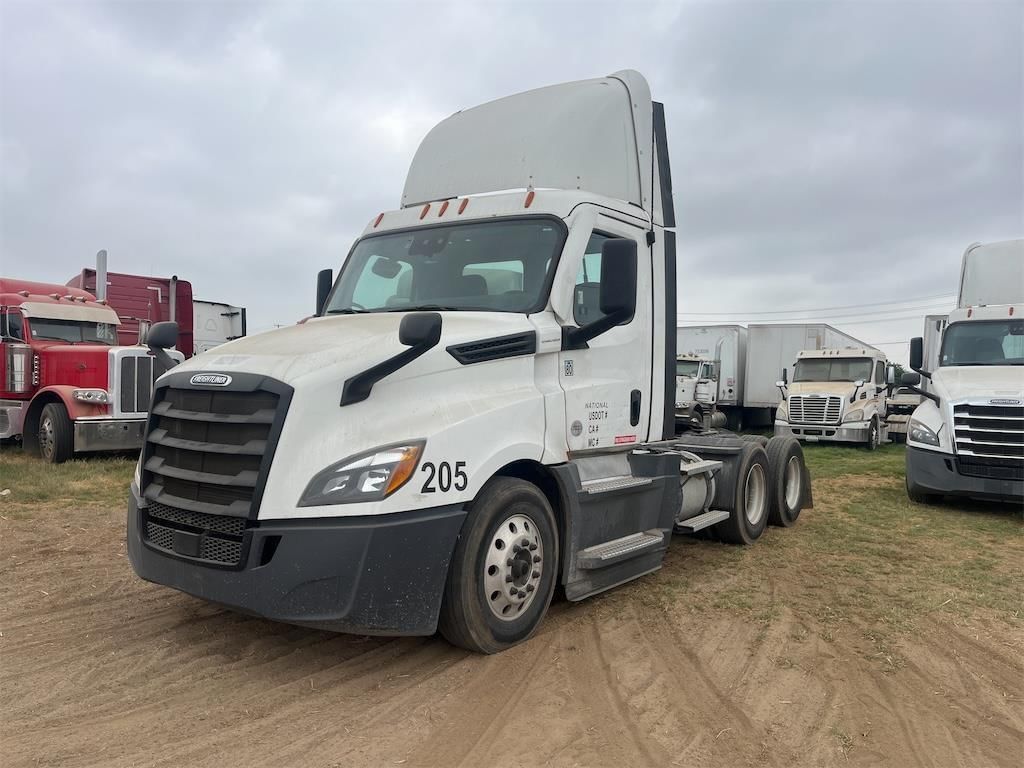 2020 Freightliner Cascadia 113 Equipment Image0