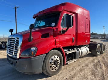 Main image Freightliner Cascadia 113