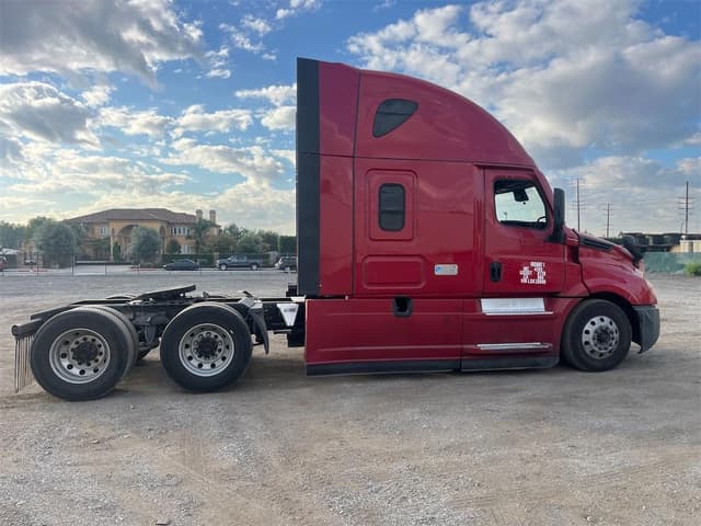 Image of Freightliner Cascadia 125 equipment image 3