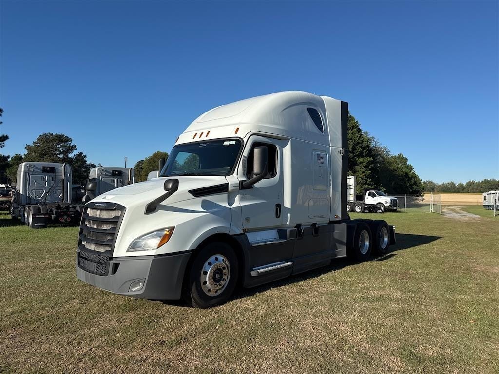2020 Freightliner Cascadia 126 Equipment Image0