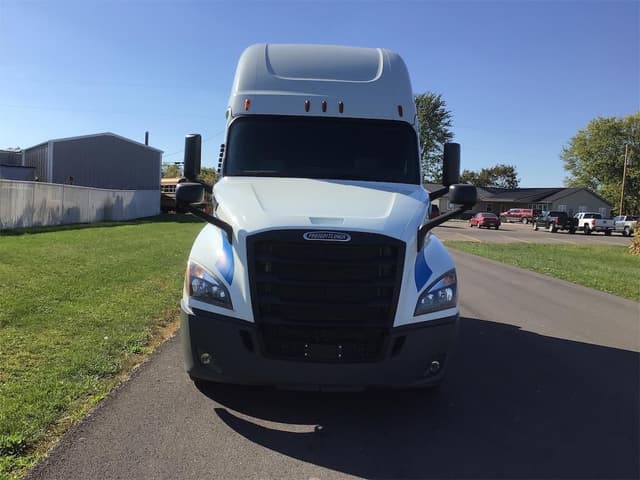 Image of Freightliner Cascadia 126 equipment image 1