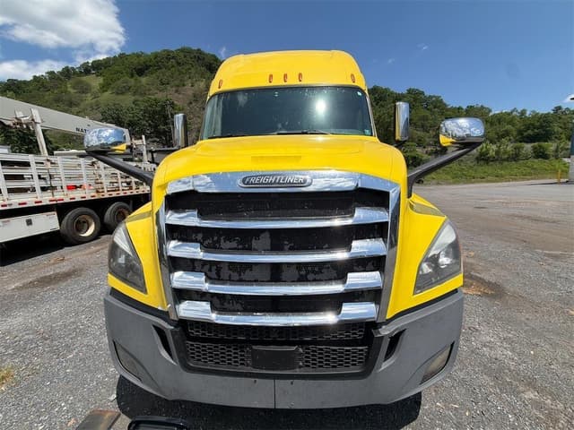 Image of Freightliner Cascadia 126 equipment image 1