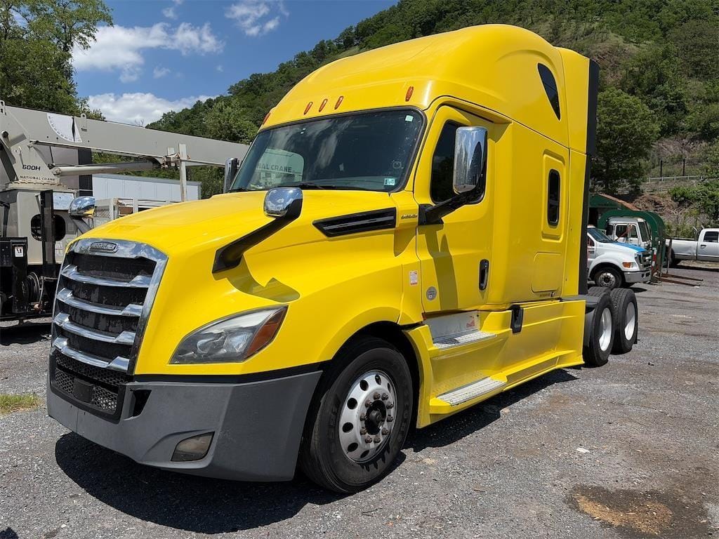 2020 Freightliner Cascadia 126 Equipment Image0