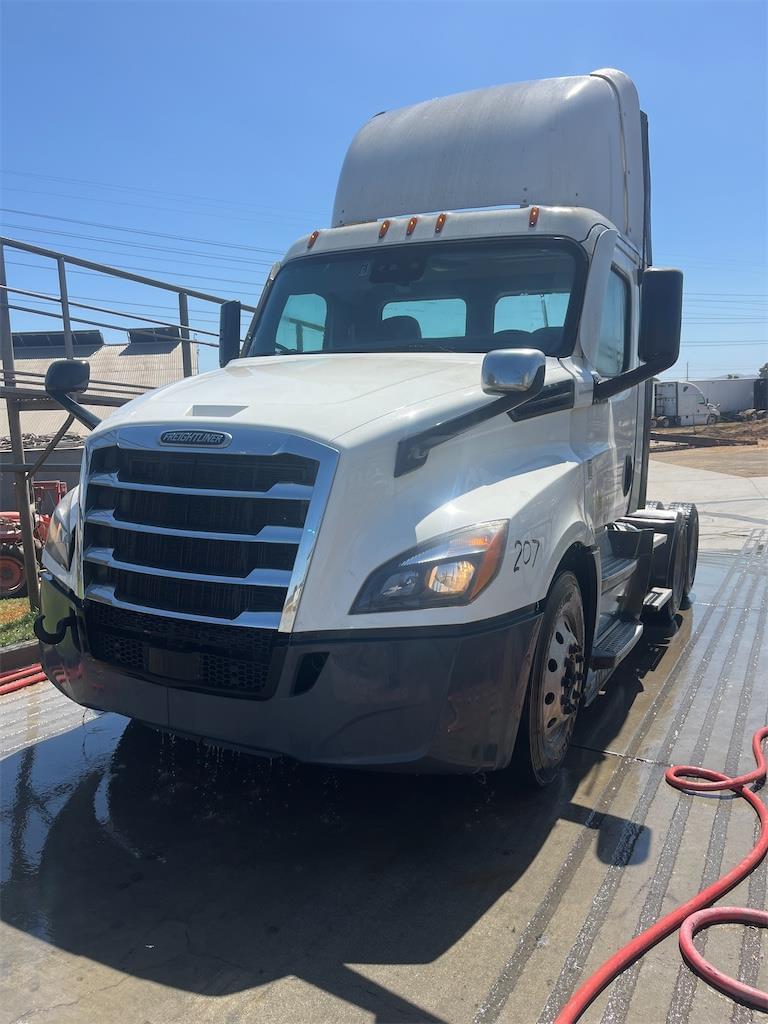 Image of Freightliner Cascadia 126 Primary image