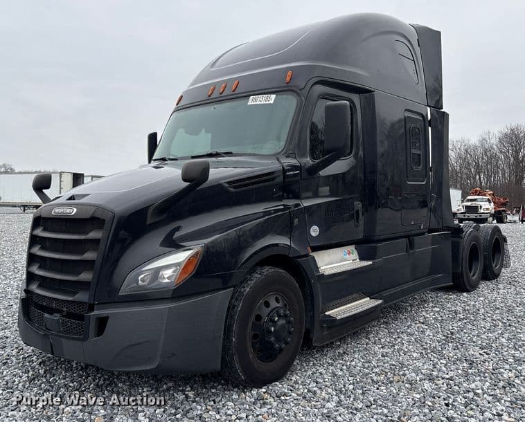 Image of Freightliner Cascadia 126 Primary image