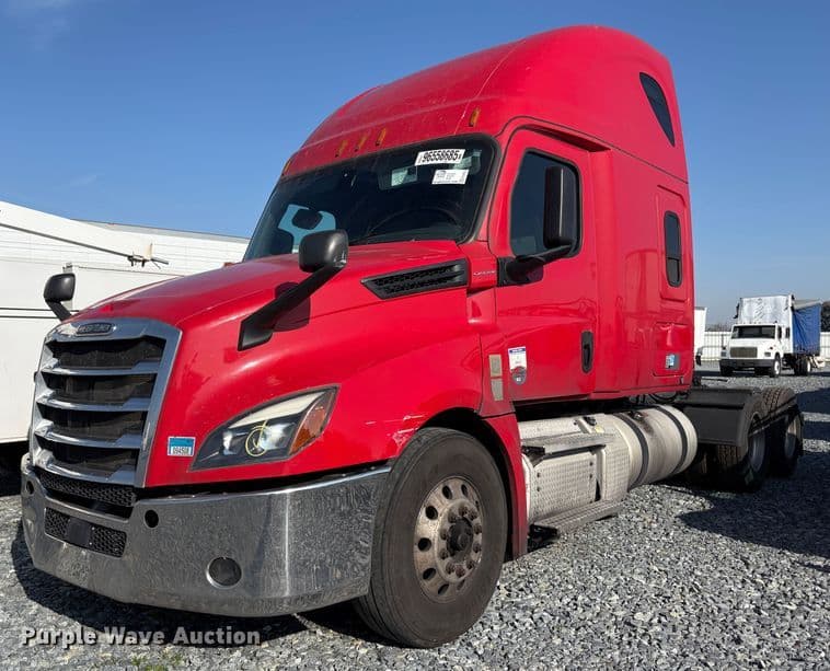 Image of Freightliner Cascadia 126 Primary image