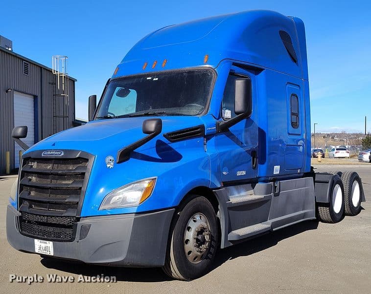 Image of Freightliner Cascadia 126 Primary image