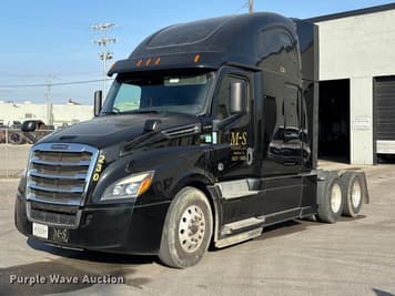 Main image Freightliner Cascadia 126