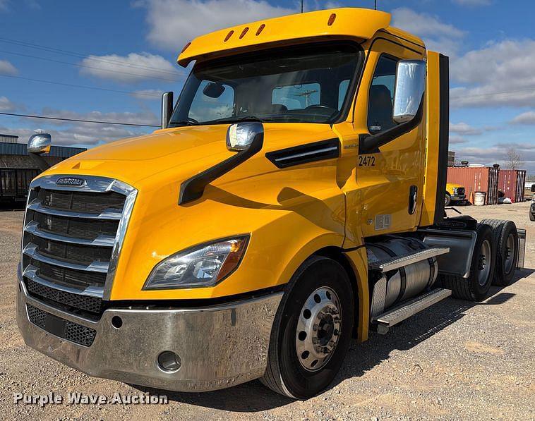 Image of Freightliner Cascadia 126 Primary image