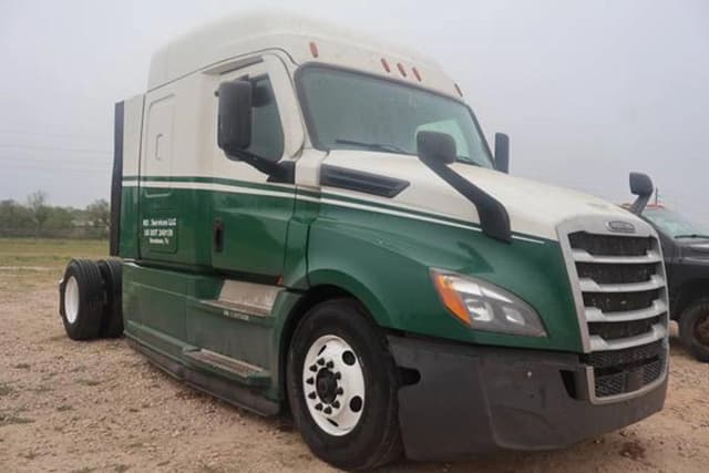 Image of Freightliner Cascadia 126 equipment image 1
