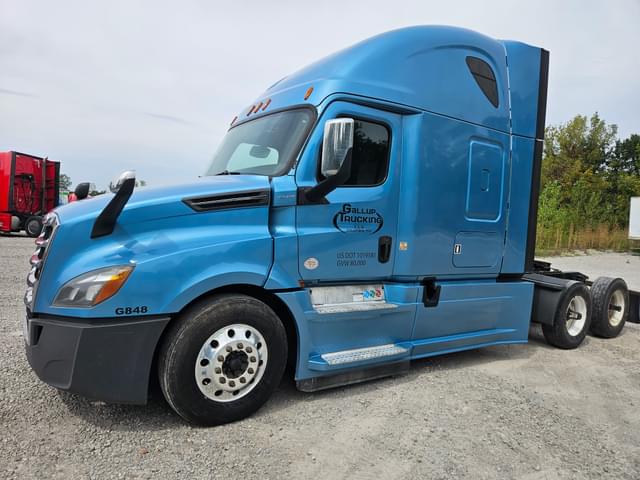 Image of Freightliner Cascadia 126 equipment image 2