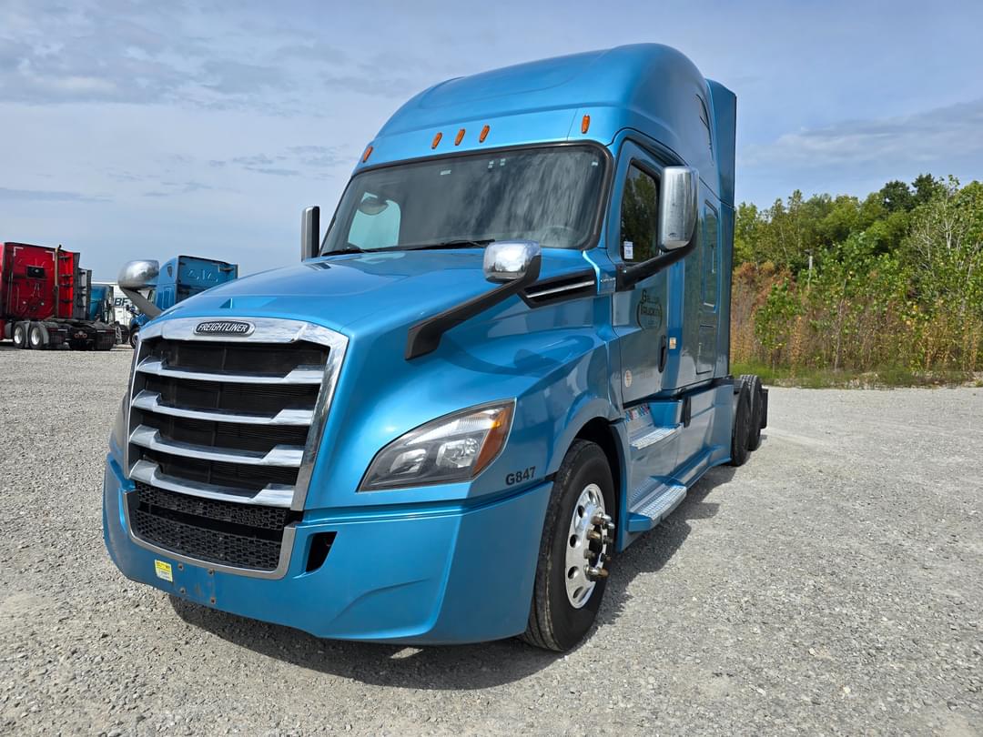 Image of Freightliner Cascadia 126 Primary image