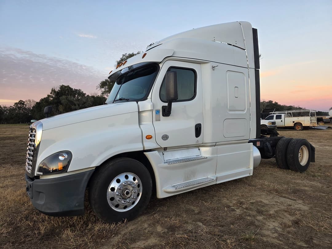 Image of Freightliner Cascadia Primary image