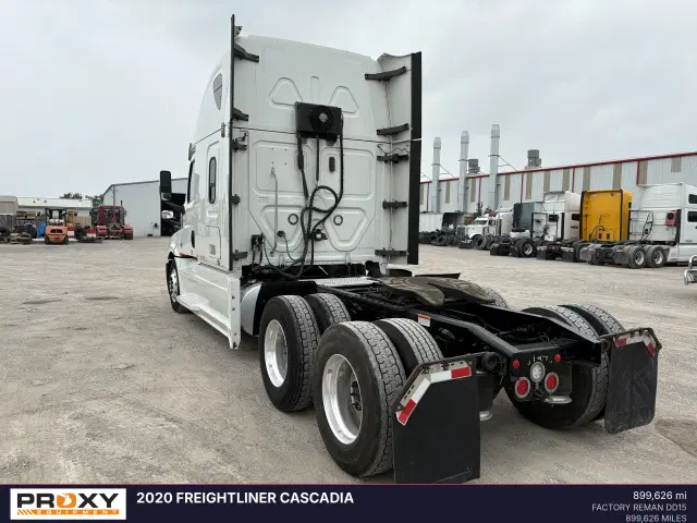 Image of Freightliner Cascadia equipment image 2