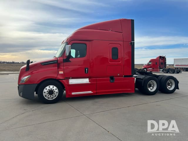 Image of Freightliner Cascadia equipment image 2