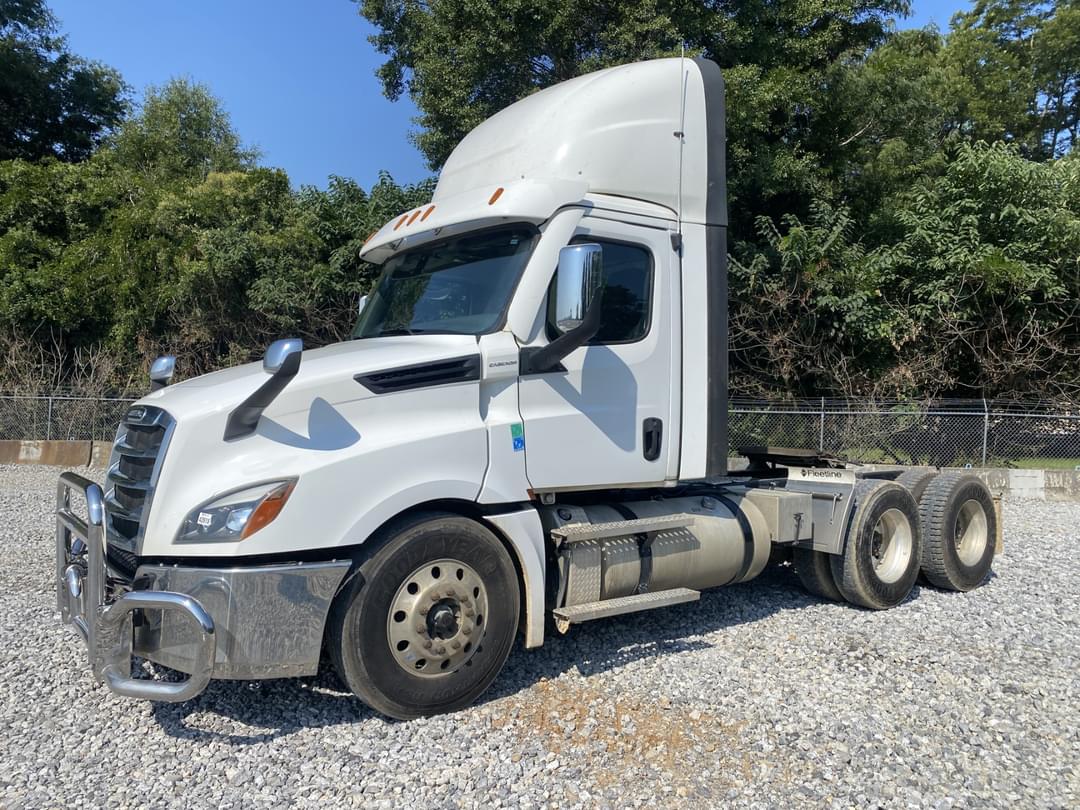 Image of Freightliner Cascadia Primary image