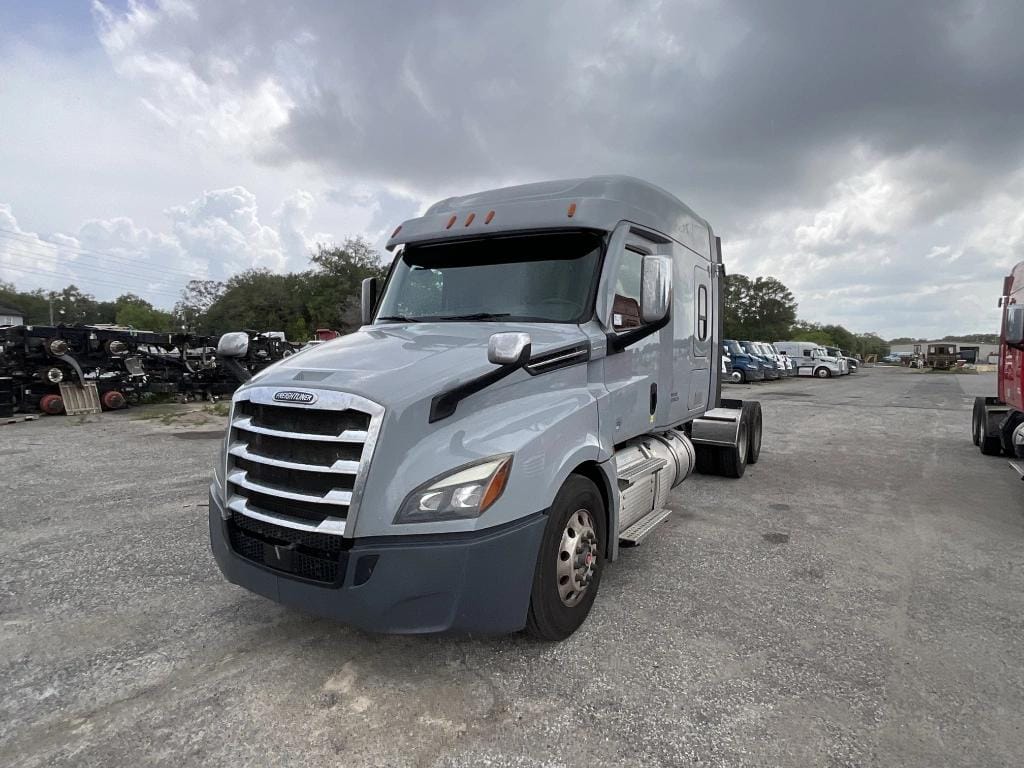 2020 Freightliner Cascadia Equipment Image0