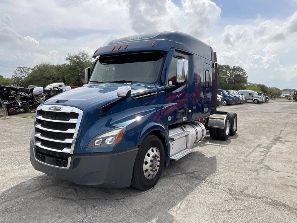2020 Freightliner Cascadia Equipment Image0